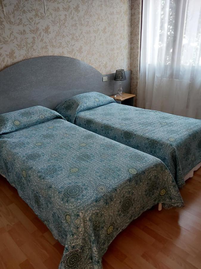 Alba Residence Сірміоне Екстер'єр фото